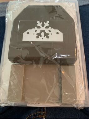 Stampin' Up! Sparkling Snowflakes Tag Topper Punch - Rare ⭐️❄️🌟